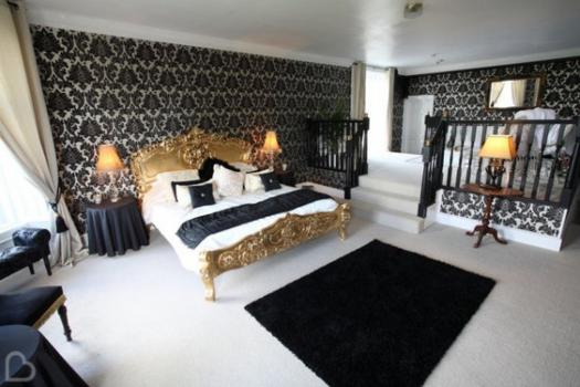 - Shieldhill Castle Hotel