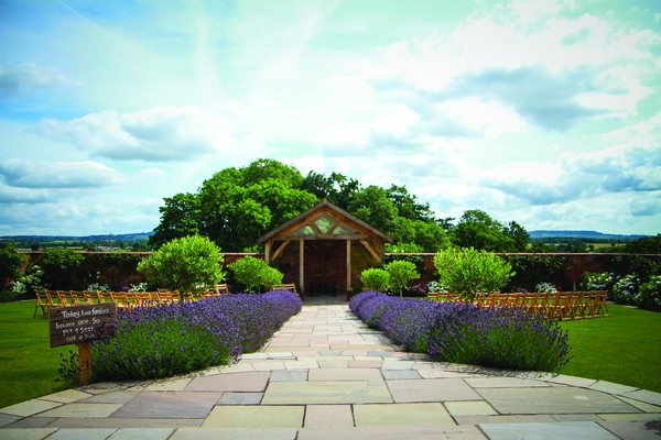 outdoor wedding ceremonies, styling outdoor wedding ceremonies, styling outdoor weddings,