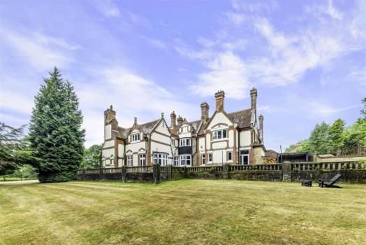 - Kingswood Manor