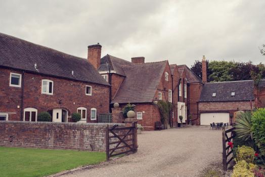 - Blakelands Country House