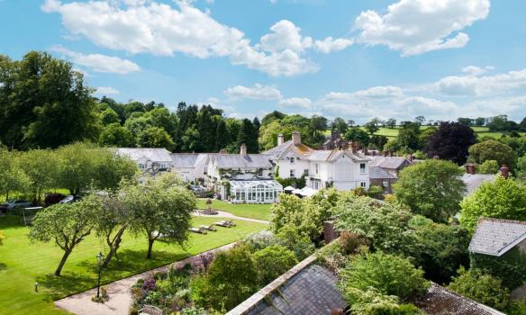 - Summer Lodge Country House Hotel
