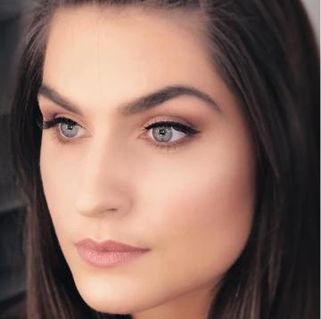 - Laura Julian Makeup