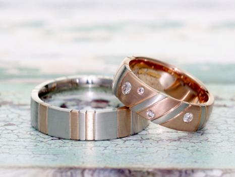 - Aurum designer-jewellers