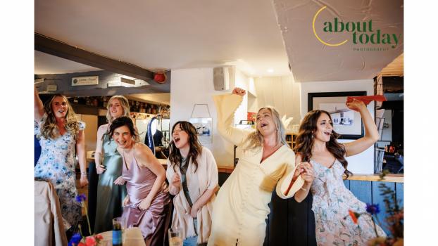 - The Singing Wedding Waiters